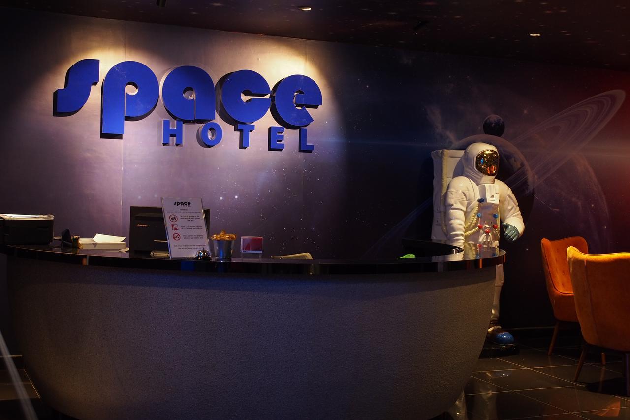 Space Hotel @ Chinatown Kuala Lumpur Extérieur photo